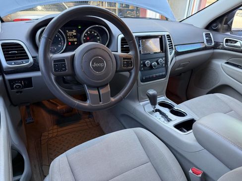 Used 2011 Jeep Grand Cherokee Laredo image 14
