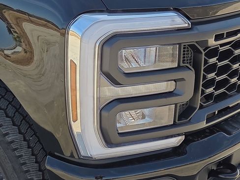 Used 2026 Ford F350 4x4 Crew Cab Super Duty image 10