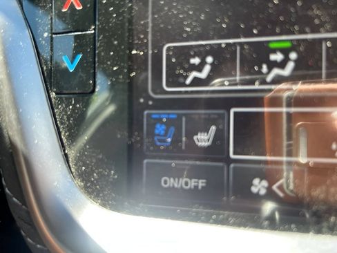 Used 2023 Subaru Outback Touring AWD/4WD image 9
