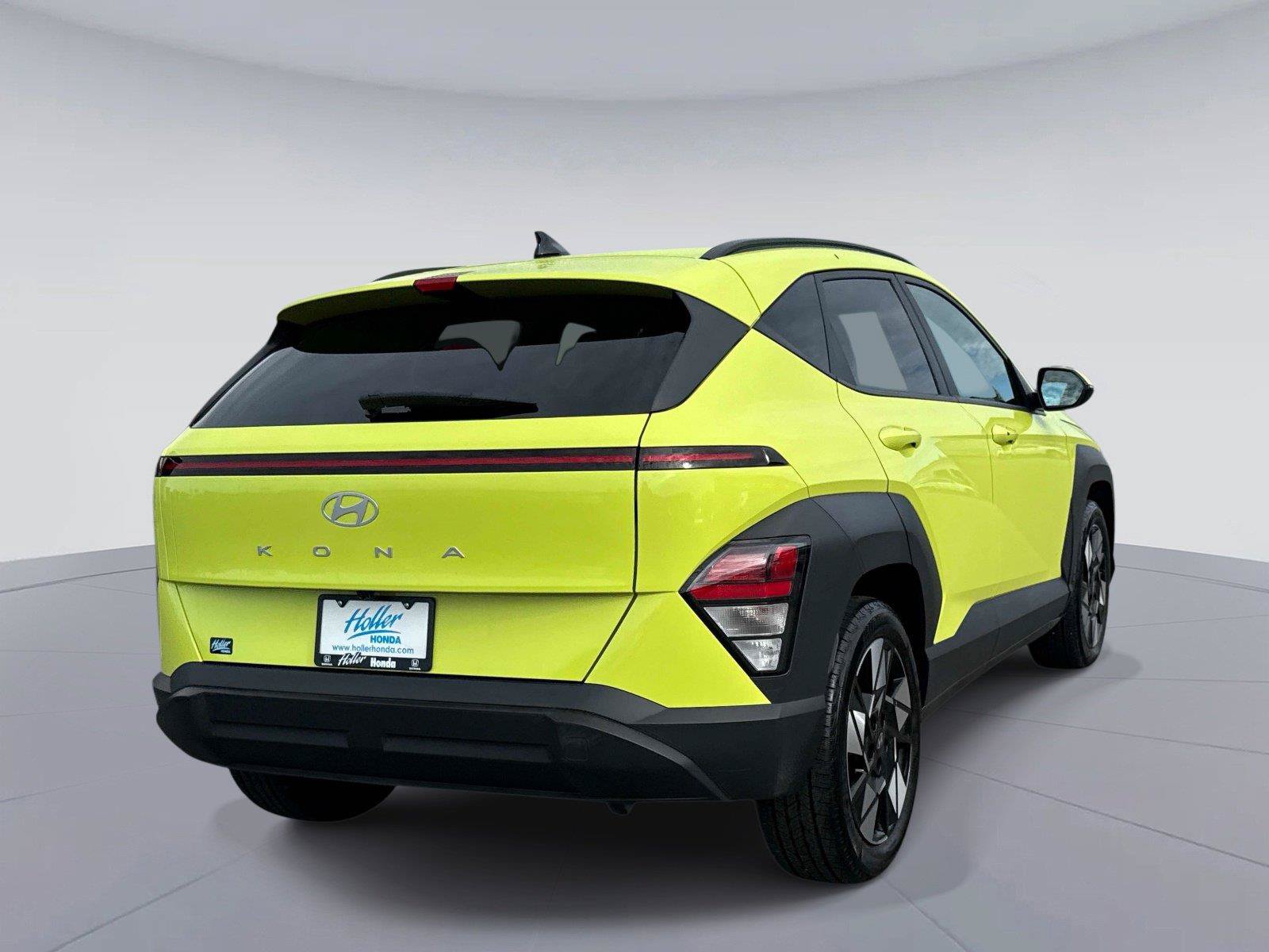 Used 2025 Hyundai Kona SEL FWD image 4