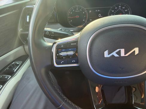 Certified 2023 Kia Sorento S w/ Panoramic Sunroof Package AWD/4WD image 25