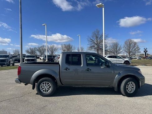 Used 2019 Nissan Frontier SV image 9