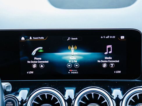 Used 2022 Mercedes-Benz GLA 250 4MATIC image 12