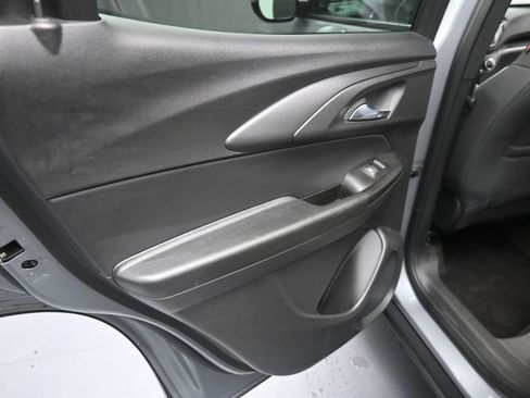 Used 2023 Chevrolet TrailBlazer RS w/ Sun and Liftgate Package image 24