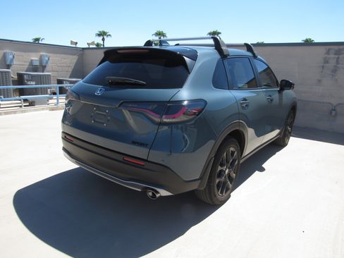 Used 2024 Honda HR-V Sport image 3