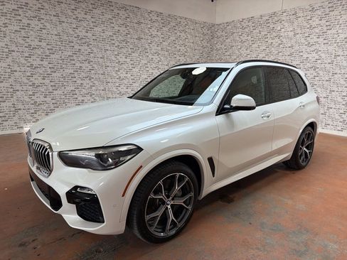 Used 2019 BMW X5 xDrive50i w/ M Sport Package AWD/4WD image 3
