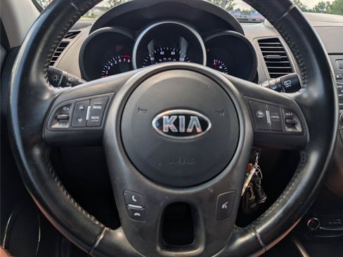 Used 2013 Kia Soul + FWD image 20