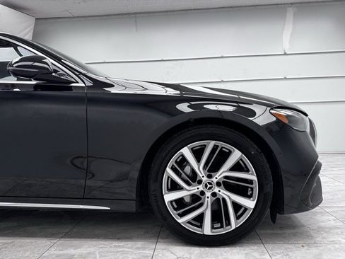Used 2025 Mercedes-Benz E 350 4MATIC Sedan image 11