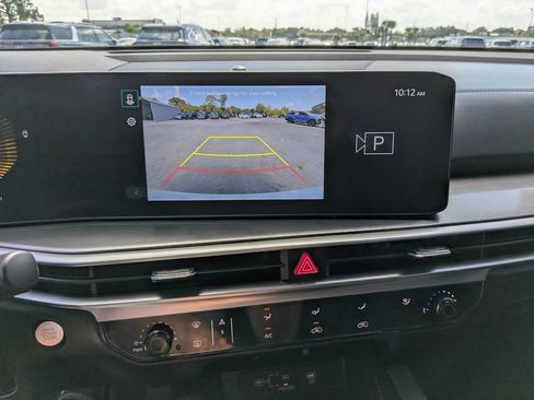 Certified 2025 Kia Sorento LX FWD image 24
