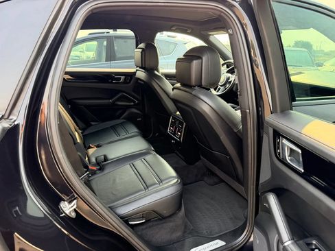 Used 2019 Porsche Cayenne AWD/4WD image 20