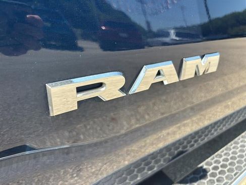 Used 2019 RAM 1500 Big Horn AWD/4WD image 15