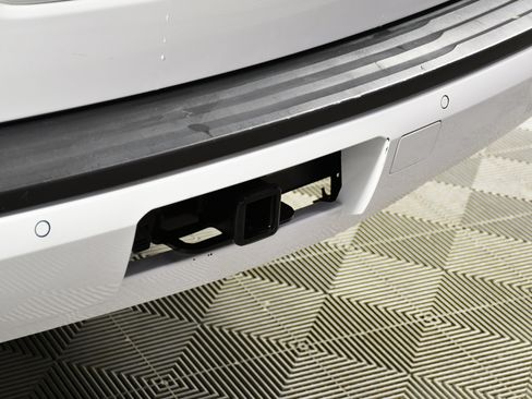 Used 2019 Chevrolet Suburban LT image 16