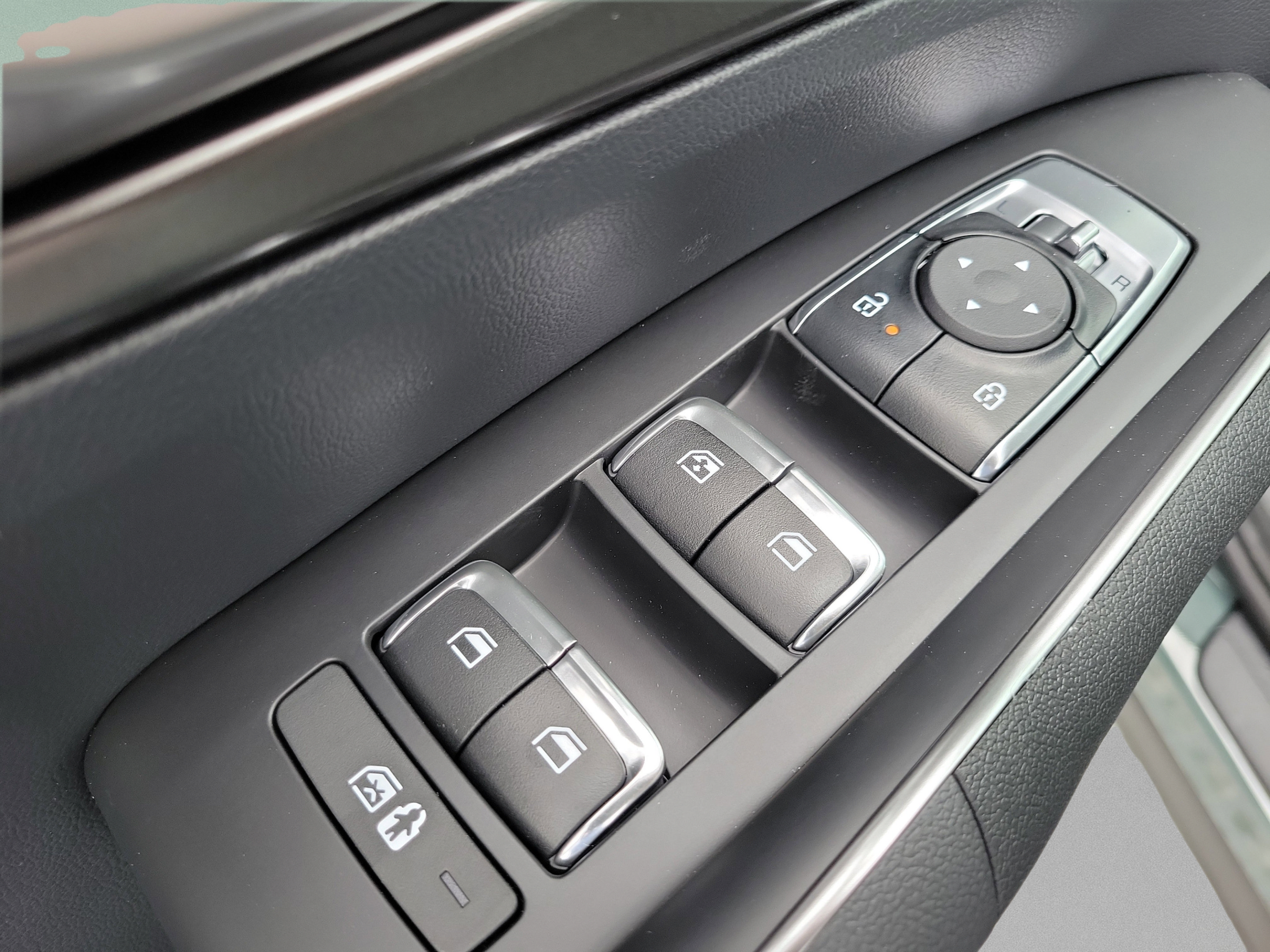 New 2026 Kia Sorento EX w/ EX Premium Package FWD image 14