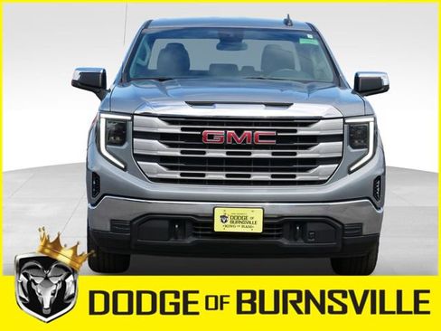 Used 2023 GMC Sierra 1500 SLE image 2