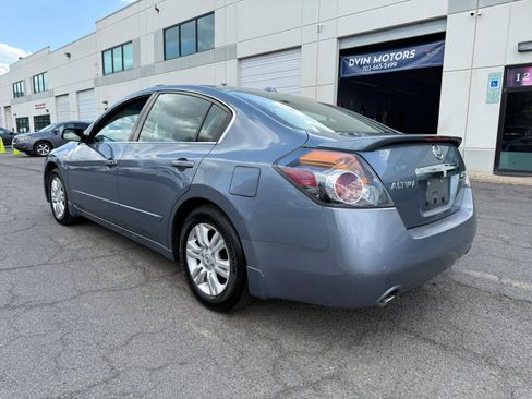 Used 2011 Nissan Altima 2.5 SL w/ Technology Pkg FWD image 8