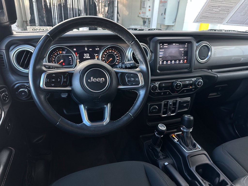 Used 2018 Jeep Wrangler Unlimited Sahara AWD/4WD image 35