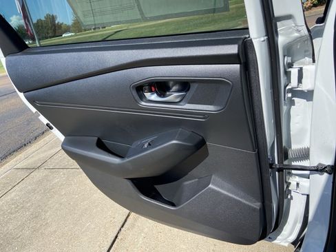 Used 2023 Honda Accord Sport image 47