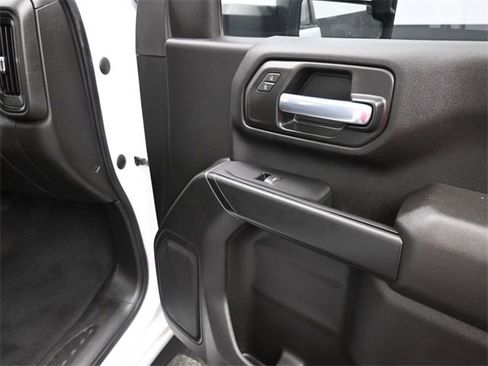 Used 2022 Chevrolet Silverado 2500 Custom w/ Custom Value Package image 23