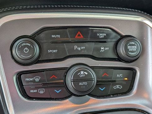 Used 2019 Dodge Challenger SXT w/ Plus Package image 17