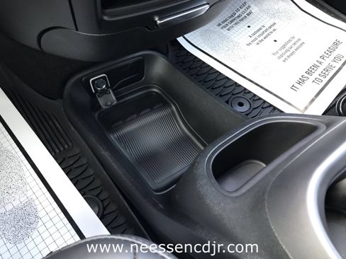 New 2025 Chrysler Pacifica Select w/ Fav Edition Package image 27