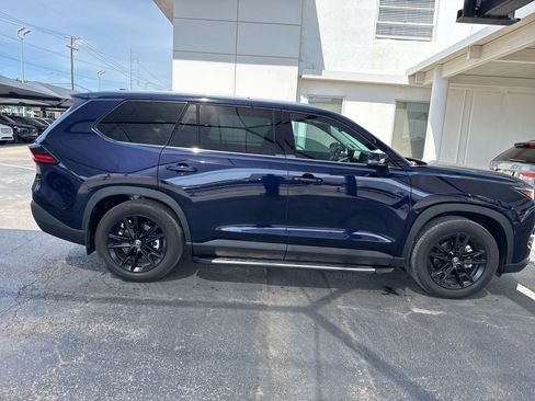 Used 2026 Toyota Grand Highlander AWD image 4