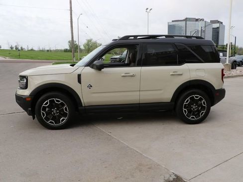 Used 2025 Ford Bronco Sport Outer Banks w/ Outer Banks Tech Package+ AWD/4WD image 3