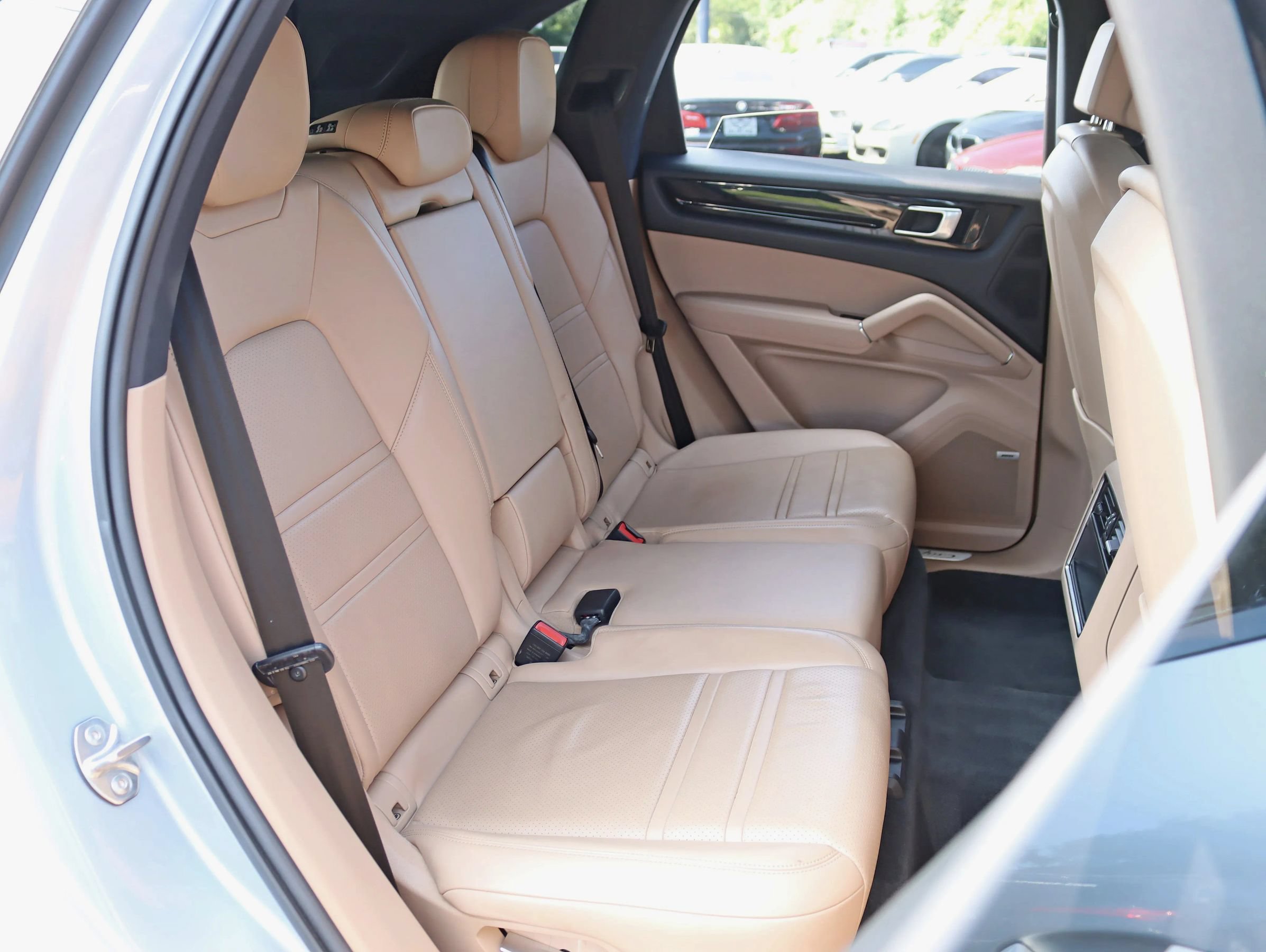 Used 2020 Porsche Cayenne AWD/4WD image 31