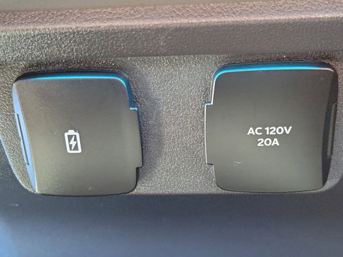 Used 2025 Ford F150 Lightning Lariat AWD/4WD image 17