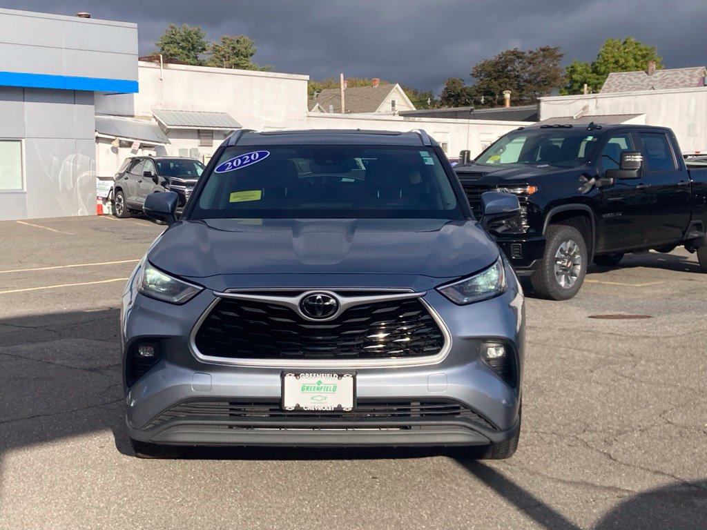 Used 2020 Toyota Highlander XLE AWD/4WD image 2