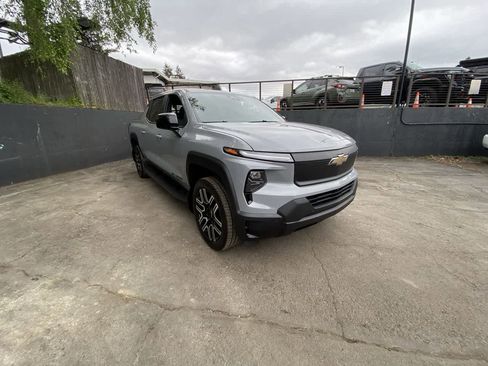 Used 2026 Chevrolet Silverado EV W/T w/ LPO, Utility Wall Package AWD/4WD image 8