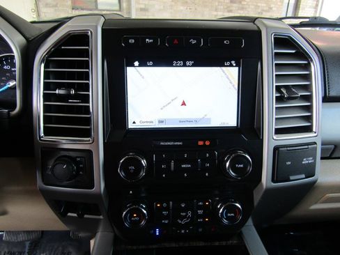 Used 2017 Ford F350 Lariat w/ Lariat Value Package AWD/4WD image 18