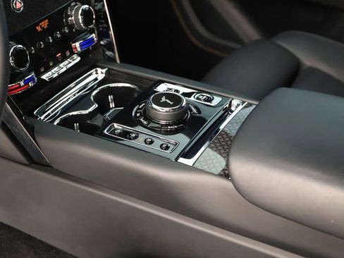 Used 2025 Rolls-Royce Cullinan Black Badge AWD/4WD image 17