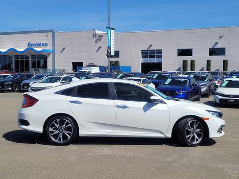 Used 2021 Honda Civic Touring image 4