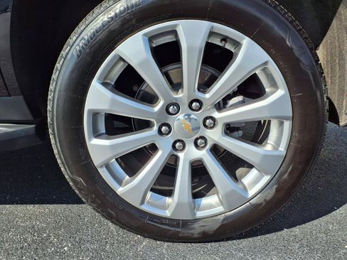 Used 2025 Chevrolet Tahoe Premier w/ Sun And Tow Package AWD/4WD image 34