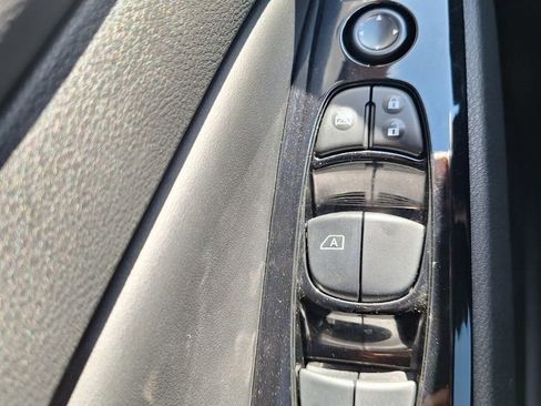 Used 2025 Nissan Altima 2.5 SR image 19