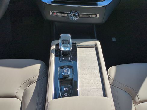 New 2026 Volvo XC90 B6 Plus image 17