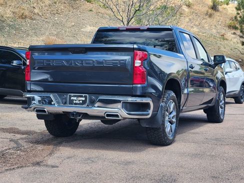 Used 2022 Chevrolet Silverado 1500 LT AWD/4WD image 5