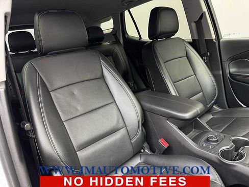 Used 2024 GMC Terrain SLT AWD/4WD image 20