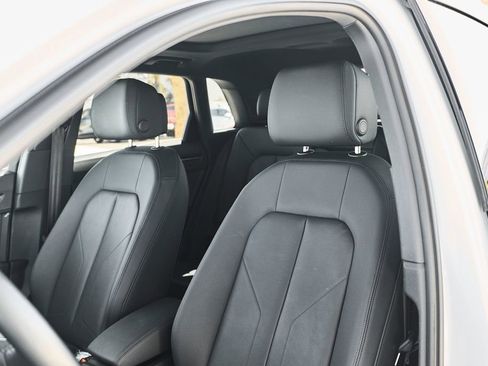 Used 2025 Audi Q3 2.0T Premium AWD/4WD image 36