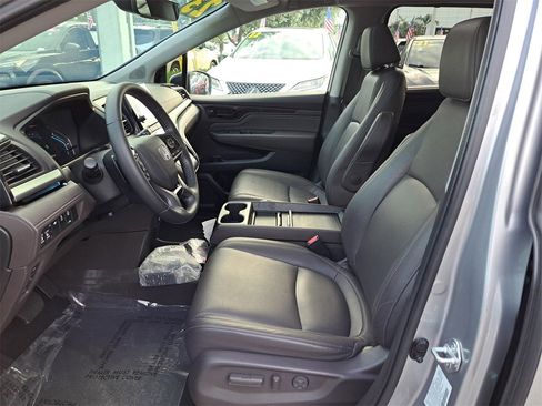 Used 2023 Honda Odyssey Touring image 13