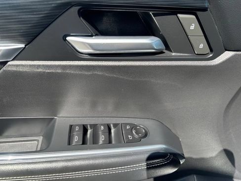 Used 2025 GMC Acadia Elevation w/ Elevation Premium Package AWD/4WD image 12