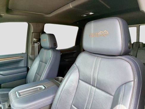 Used 2022 Chevrolet Silverado 1500 High Country w/ High Country Premium Package AWD/4WD image 13