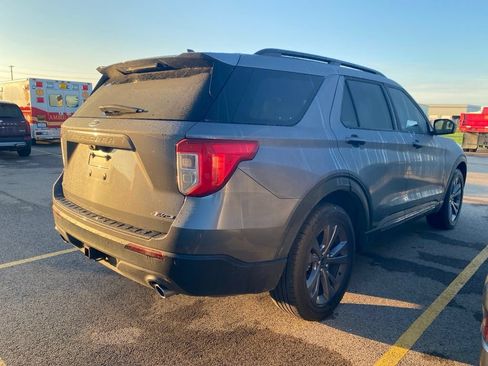 Used 2022 Ford Explorer XLT w/ Equipment Group 202A AWD/4WD image 10