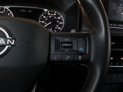 Used 2025 Nissan Rogue SV FWD image 34