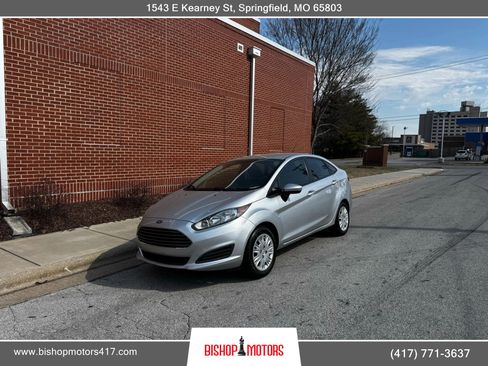 Used 2015 Ford Fiesta S image 1