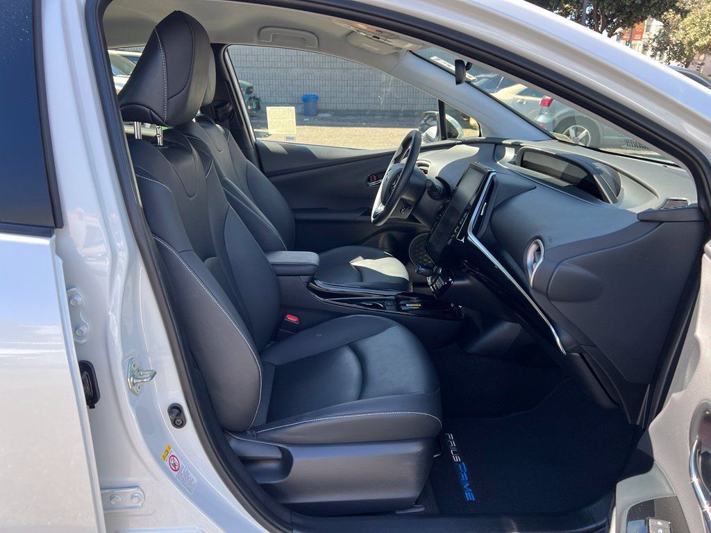 Certified 2022 Toyota Prius Prime XLE FWD image 24