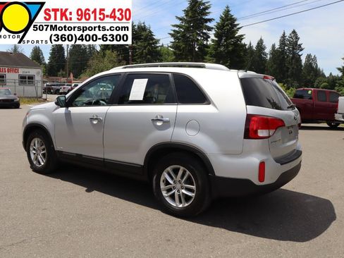 Used 2015 Kia Sorento LX AWD/4WD image 7