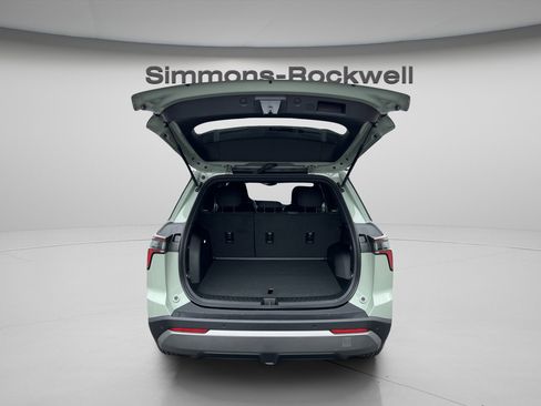 New 2026 Chevrolet Equinox LT image 9