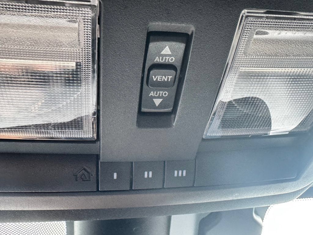 Used 2022 Dodge Challenger R/T Scat Pack RWD image 28
