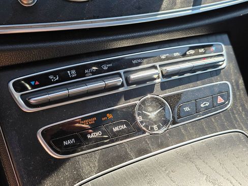 Used 2018 Mercedes-Benz E 300 image 26